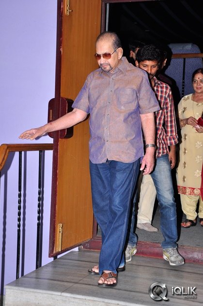 Krishna-and-Vijaya-Nirmala-at-Garam-Movie-Special-Show